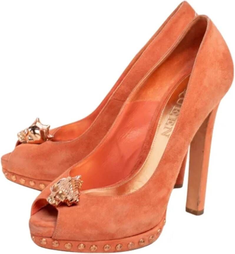 Alexander McQueen Pre-owned Suede heels Orange Dames