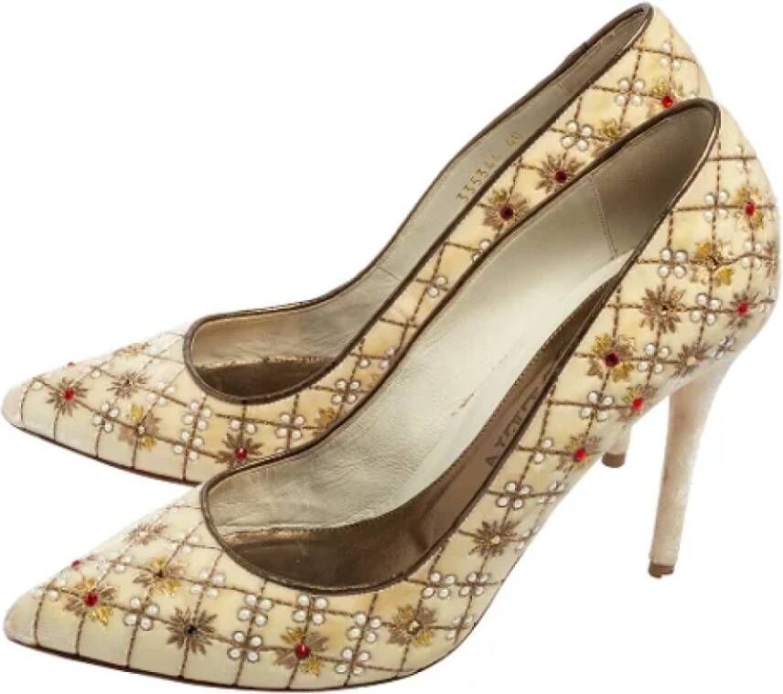 Alexander McQueen Pre-owned Velvet heels Beige Dames