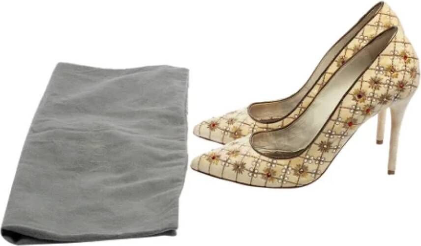 Alexander McQueen Pre-owned Velvet heels Beige Dames