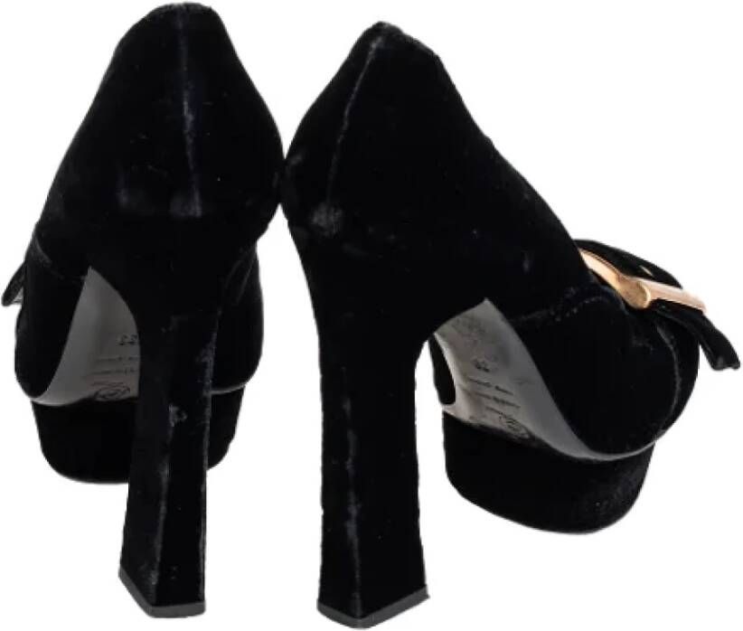 Alexander McQueen Pre-owned Velvet heels Black Dames