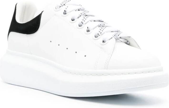 alexander mcqueen Witte Sneakers voor Dames met Zwarte Suède Detail Wit Dames