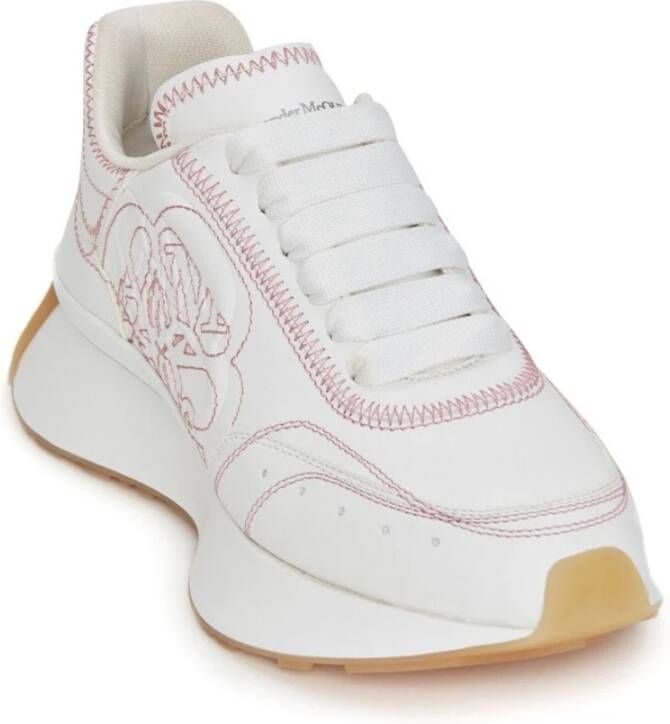 alexander mcqueen Witte lage sneakers met rode geperforeerde details Wit Dames