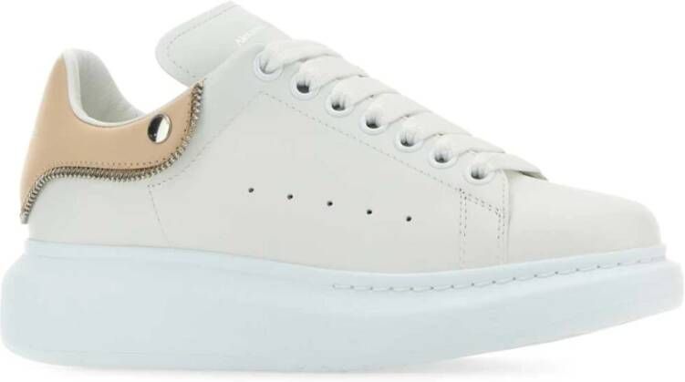 Alexander McQueen Witte Leren Sneakers met Roze Hiel