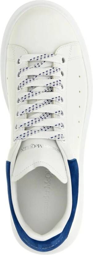 Alexander McQueen Witte Sneakers met Blauwe Suède Spoiler