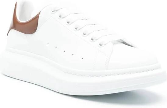 Alexander McQueen Witte Vetersneaker met Oversized Zool
