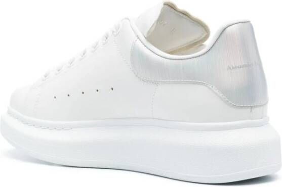 alexander mcqueen Witte Zilveren Sneakers met Geperforeerde Details White Dames