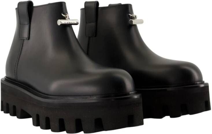 Alexander McQueen Zwarte leren enkellaarzen Ronde neus