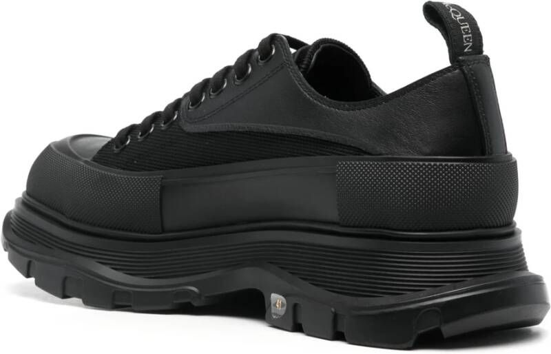 alexander mcqueen Zwarte Sneakers met Gestructureerde Rubberen Zool Black Heren
