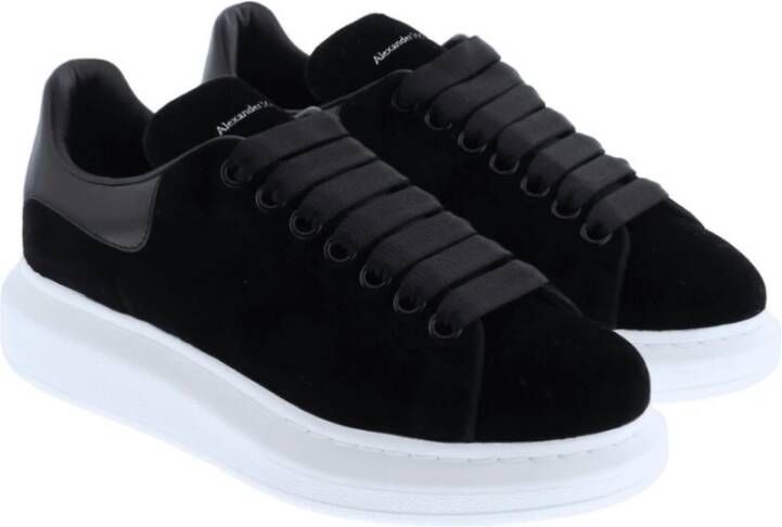 alexander mcqueen Zwarte Velvet Oversized Sneakers Black Dames