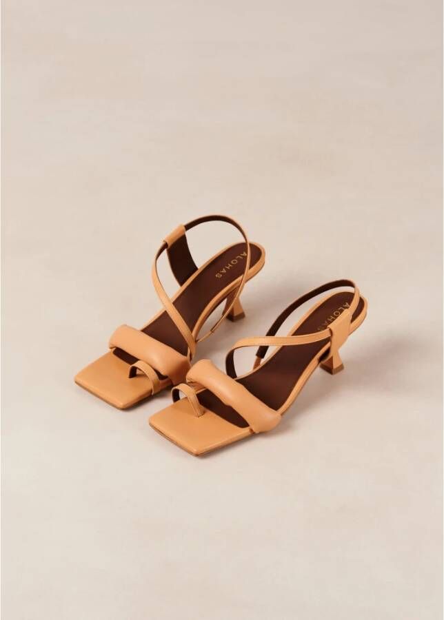 ALOHAS Asymmetrische bandjes in leer sandalen Orange Dames