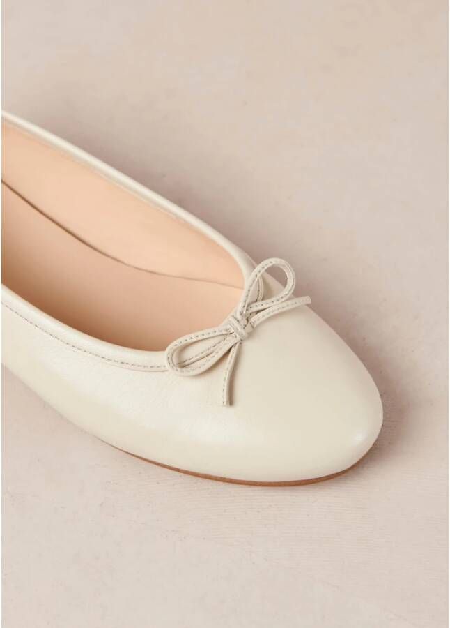 ALOHAS Oriana Crème Leren Ballet Flats White Dames
