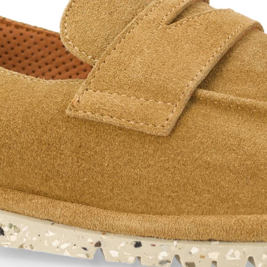 Ambitious Amber Suède Loafer