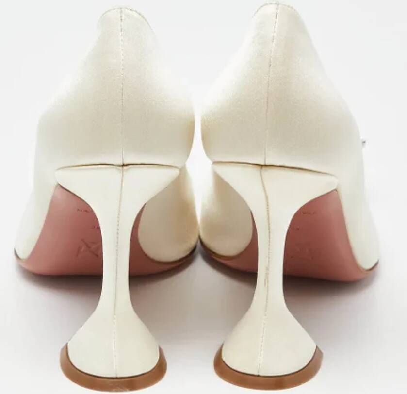 Amina Muaddi Pre-owned Satin heels White Dames