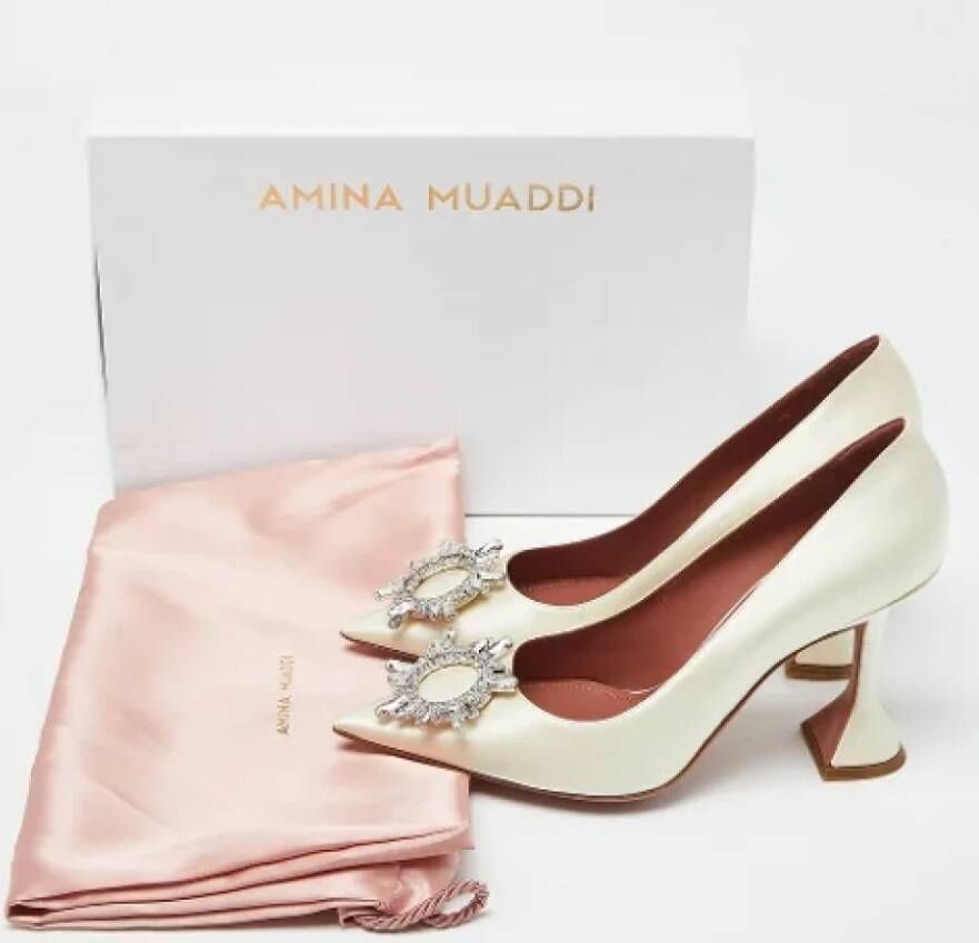 Amina Muaddi Pre-owned Satin heels White Dames