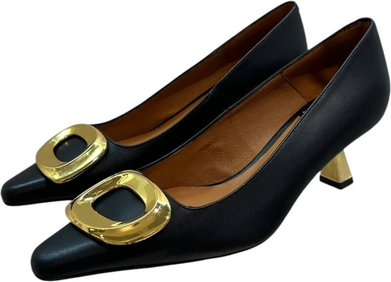 Angel Alarcon Leren lage hakken met gouden accessoire Black Dames