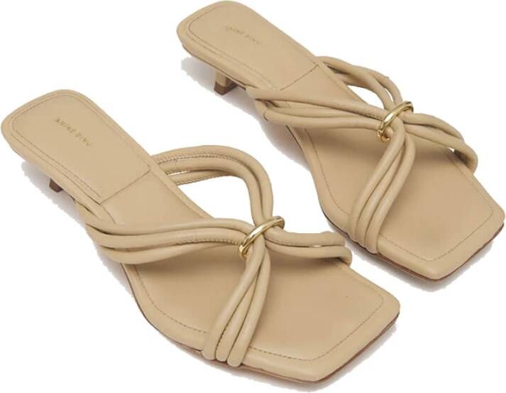 Anine Bing Stijlvolle Suki Sandalen in Zand