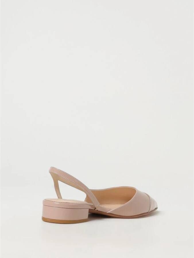 Anna F. Witte puntige platte schoenen