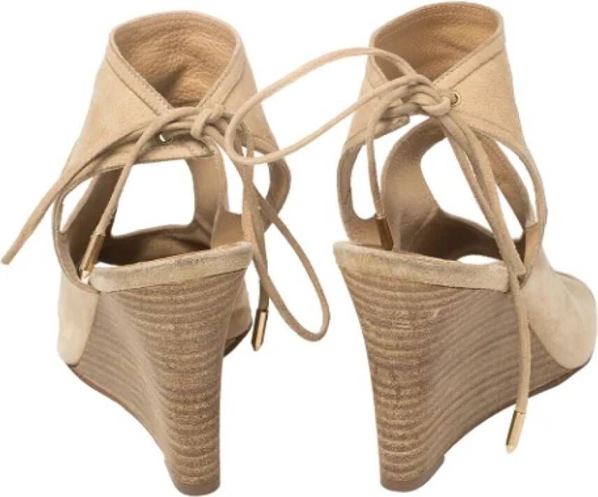 Aquazzura Pre-owned Suede sandals Beige Dames