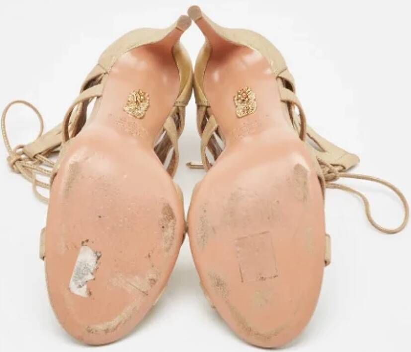 Aquazzura Pre-owned Suede sandals Yellow Dames