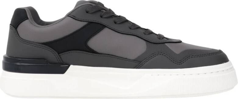 Armani Exchange Grijze Sneakers met Afgerond Ontwerp