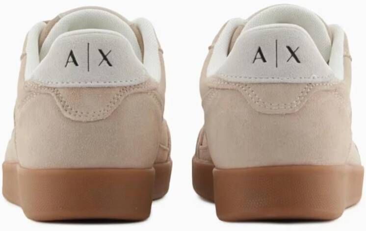 Armani Exchange Suède sneakers met zichtbare stiksels