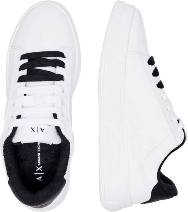 Armani Exchange Witte stoffen en imitatieleer sneakers