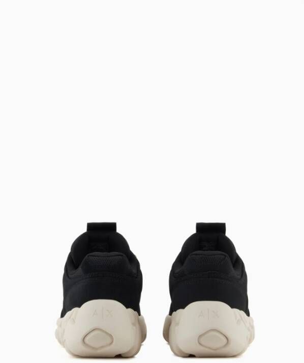 Armani Exchange Zwarte Sneakers voor een Stijlvolle Look