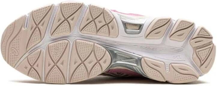 Asics Retro Stijl Crème Beige Roze Sneakers