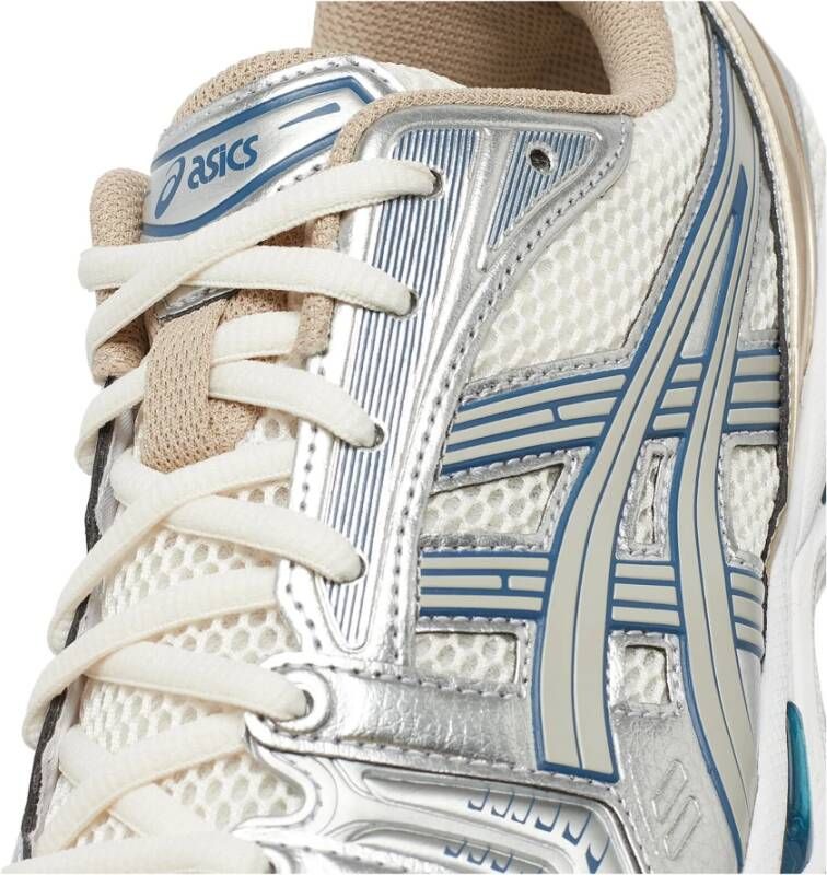 Asics Stijlvolle Sneakers voor een Actieve Levensstijl