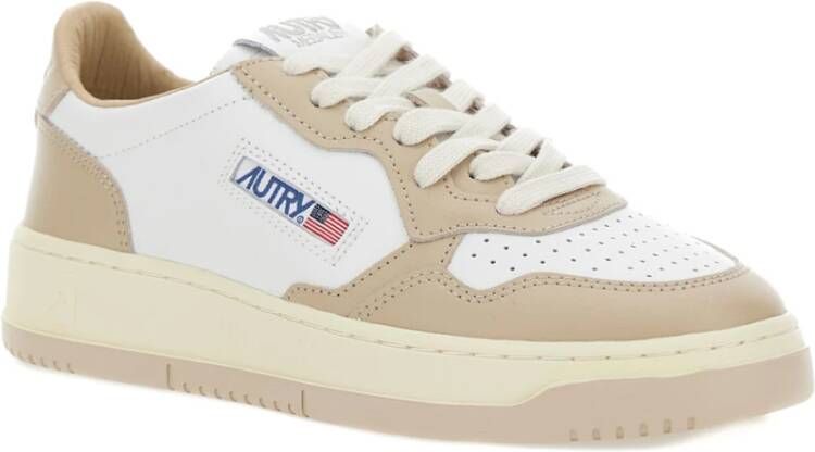 Autry Beige Perforated Sneakers met Veters en Rubberen Zool Beige Dames