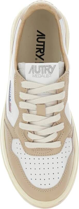 Autry Beige Perforated Sneakers met Veters en Rubberen Zool Beige Dames