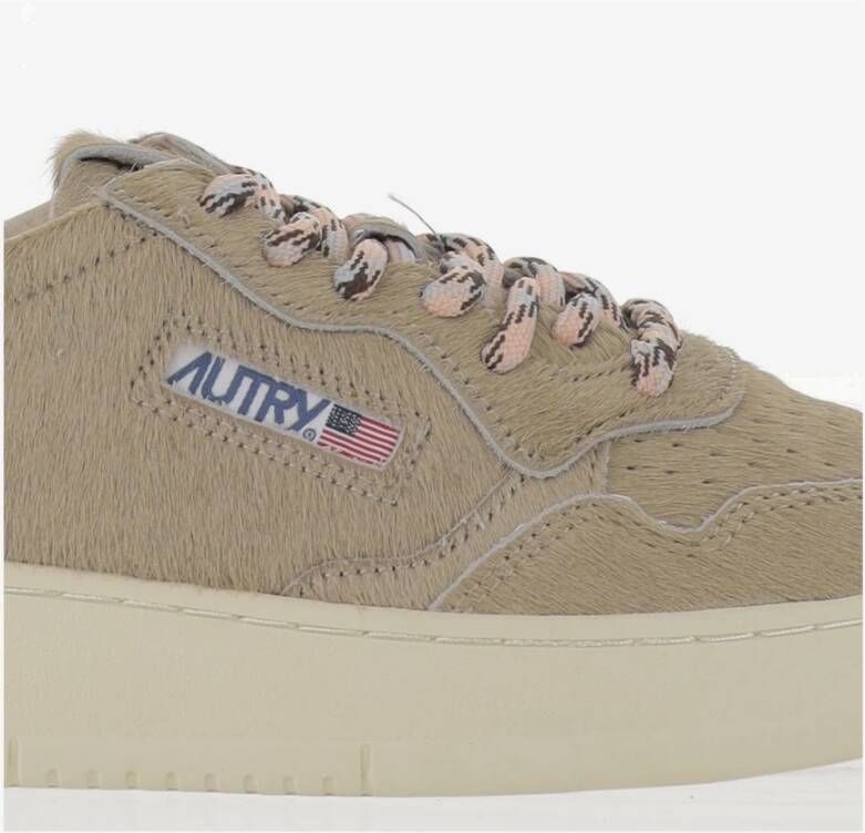 Autry Beige Sneakers voor een stijlvolle look