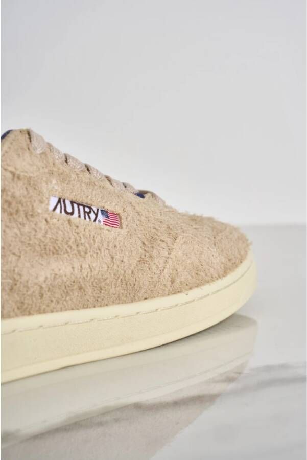 Autry Beige Suède Lage Medalist Sneakers