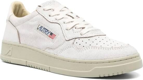 Autry Beige Veterschoen met Geperforeerde Neus