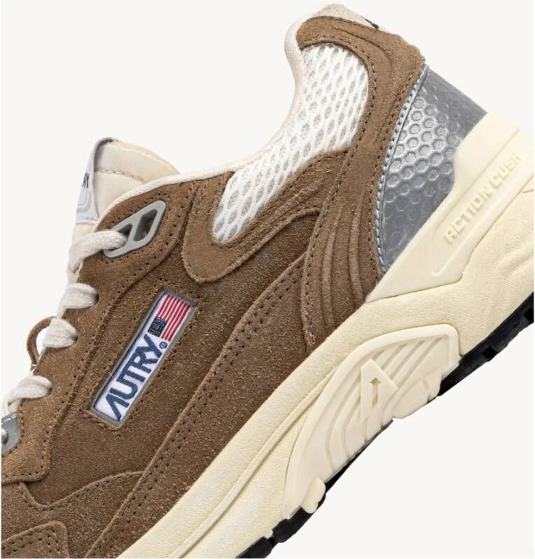 Autry Bruine platte schoenen voor vrouwen