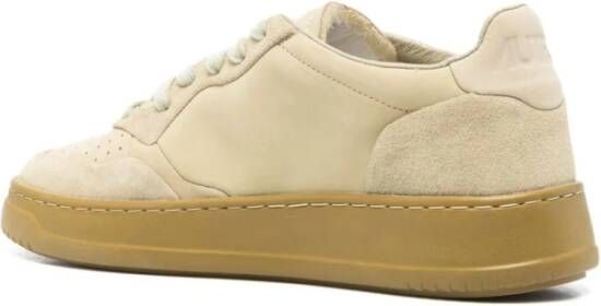 Autry Bruine Sneakers met Zandkleurige Sluiting