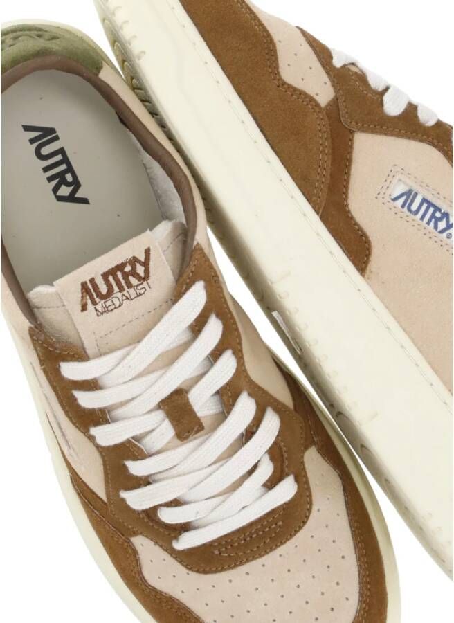 Autry Bruine Suède Leren Sneakers voor Mannen