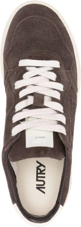 Autry Bruine Suède Veterschoenen