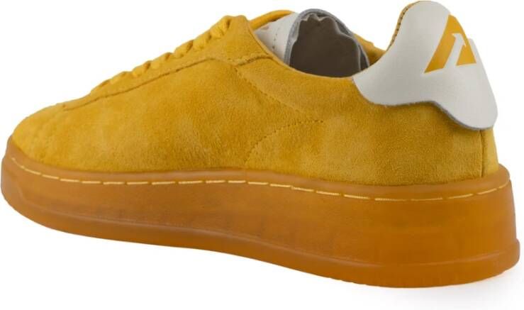 Autry Gele Dallas Lage Suède Sneakers Yellow Dames