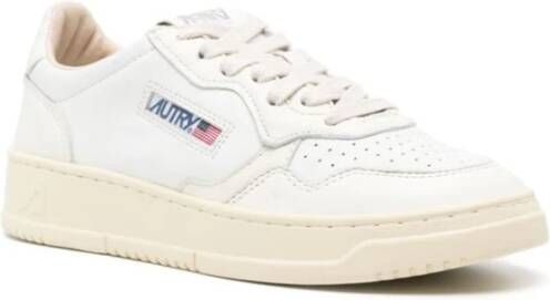 Autry Geperforeerde Leren Sneakers White Dames