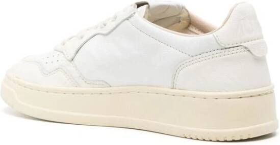 Autry Geperforeerde Leren Sneakers White Dames