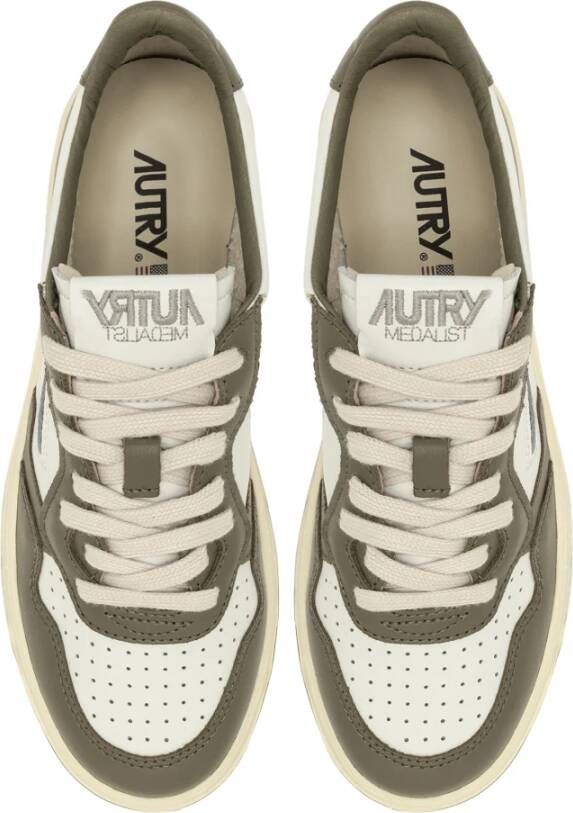 Autry Groene platte schoenen Klassieke jaren '80 stijl Green Heren