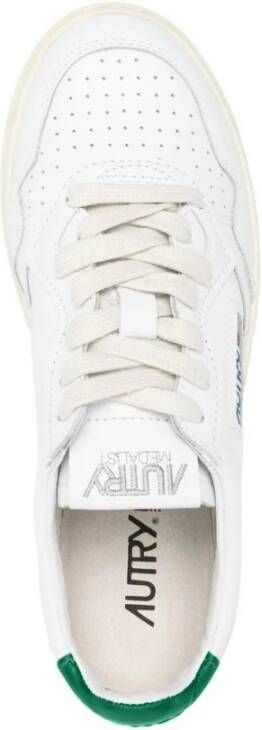 Autry Groene Sneakers met Geperforeerd Ontwerp