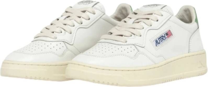Autry Groene Vintage-geïnspireerde Platte Schoenen White Dames