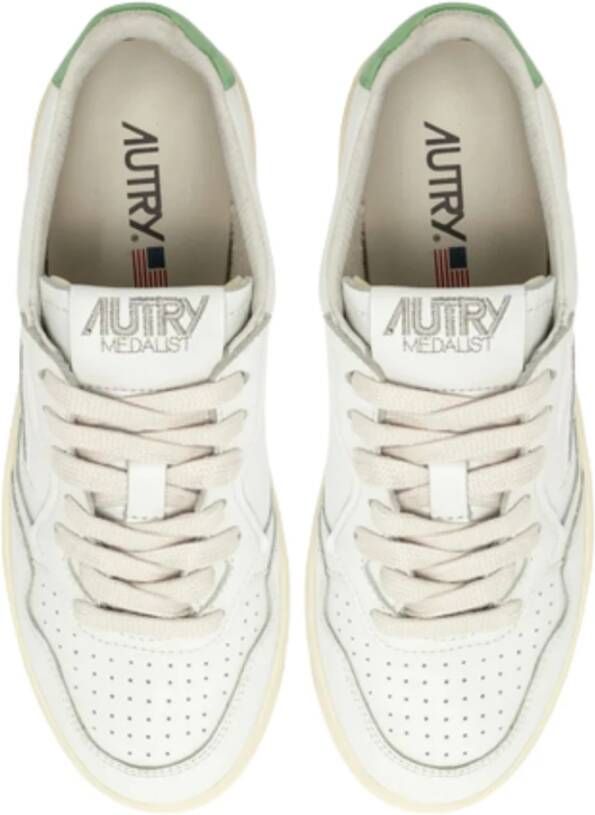 Autry Groene Vintage-geïnspireerde Platte Schoenen White Dames