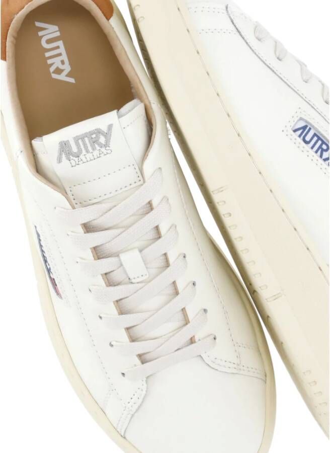 Autry Ivoor Leren Sneakers met Logodetail