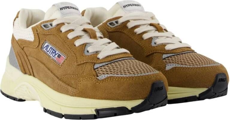 Autry Khaki Leren Sneakers Glad Lamsvel