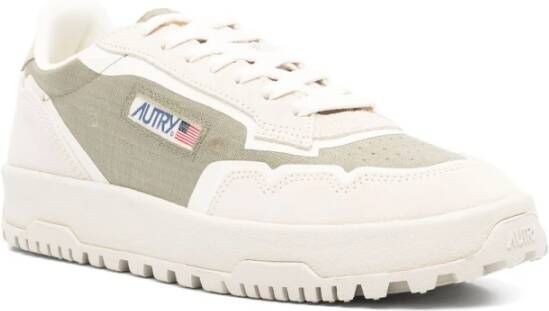 Autry Khaki Veters Rubberen Zool Sneakers White Heren