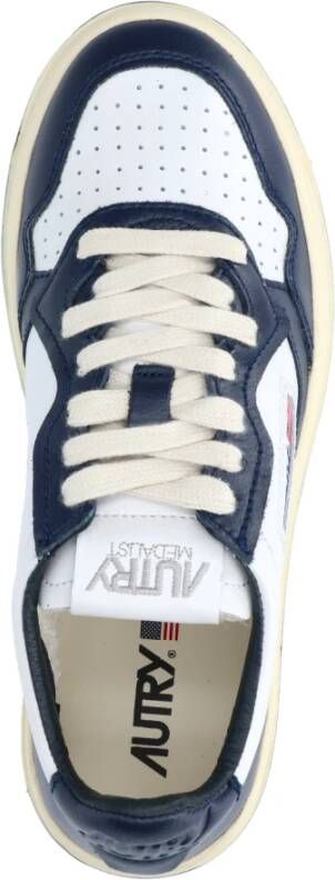 Autry Blauwe Sneakers Paneelontwerp Logopatch