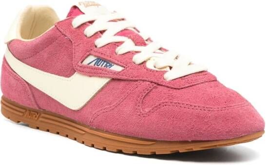 Autry Magenta Veterschoenen met Geribbelde Zool